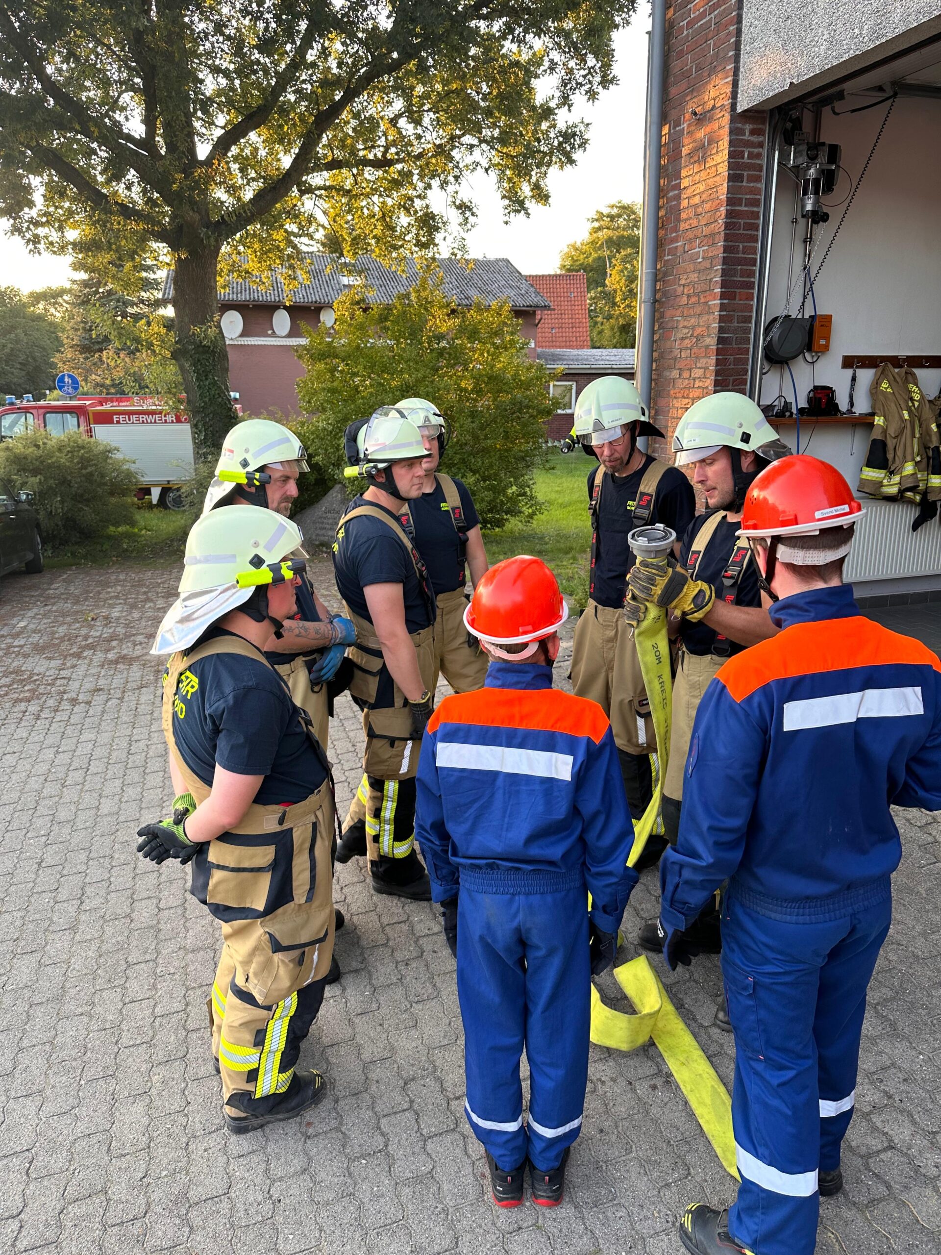 Gemeinsamer Übungsdienst mit der Jugendfeuerwehr